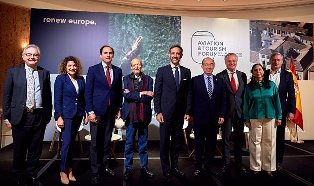 El evento ha sido escenario de debate entre aerolíneas, productores y distribuidores de combustible, junto a la Comisión Europea, sobre los retos de ambos sectores, así como sobre la implantación de los biocombustibles y los combustibles sostenibles (SAF) en el sector aeronáutico.