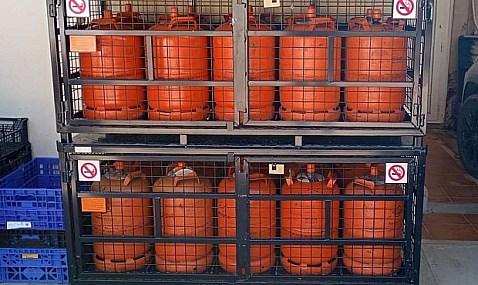La bombona de butano baja un 5% a partir de este martes, casi un euro, hasta los 16,79 euros.
