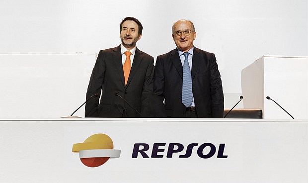 Brufau, que en 2019 había anunciado que dejaría el cargo en 2023, continuará así un mandato más, hasta 2027, formando tándem al frente de la compañía con Imaz.