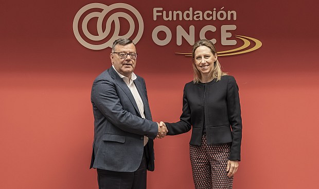 Ambas organizaciones han firmado el convenio Inserta para promover la contratación de, al menos, 100 personas con discapacidad en Cepsa durante los próximos tres años.