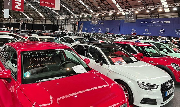 El precio medio de un coche electrificado (100% el&eacute;ctrico o h&iacute;brido enchufable) de segunda mano en Espa&ntilde;a es de 34.075 euros, lo cual supone un 62% m&aacute;s que los 21.000 euros de los turismos de ocasi&oacute;n con motor de combusti&oacute;n.