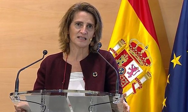 Fuentes del Ministerio indicaron a Europa Press que la vicepresidenta tercera del Gobierno está ultimando una carta que va a enviar a la Comisión Europea en la que España expone "este modelo garantista, que consideramos necesario".