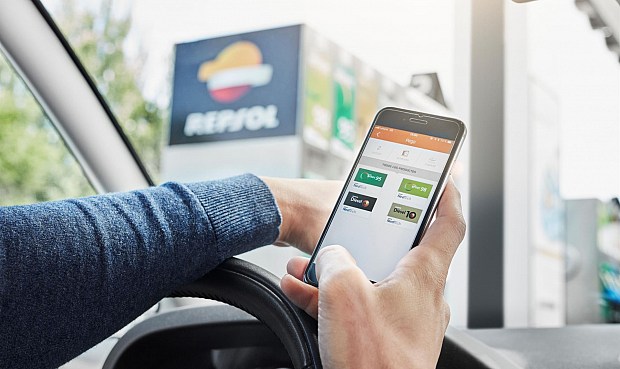 En concreto, desde este viernes 14 de julio y hasta el próximo 3 de septiembre, quienes realicen un repostaje igual o superior a 30 euros y paguen a través de su aplicación de fidelización entrarán directamente en el sorteo.