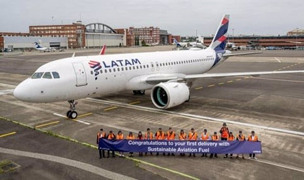 El vuelo ha utilizado una mezcla de combustible con 30% SAF, producido a partir de aceite de cocina usado, y se ha realizado en un avi&oacute;n A320neo con tecnolog&iacute;a avanzada para reducir el consumo de combustible y las emisiones de CO2.