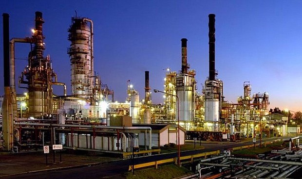 Como resultado de este plan, YPF pasará de producir el 24% del total de los combustibles ultra bajos en azufre en la actualidad al 71% para 2026. Esto permitirá generar una menor emisión de dióxido de azufre, que redundará en una consecuente mejora de la calidad atmosférica.
