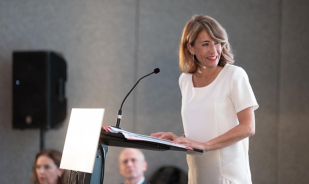 La ministra ha explicado que la presidencia española cuenta con "un programa de trabajo ambicioso y realista", que también se centrará en las iniciativas que afiancen el espacio único europeo, dada su "especial importancia en contextos de crisis".