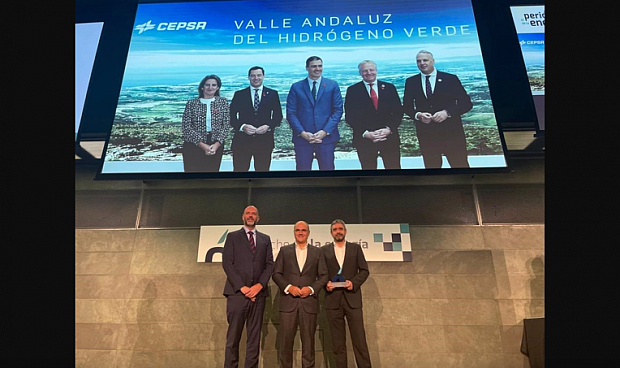El director de Commercial & Clean Energies de Cepsa, Carlos Barrasa, mostró su satisfacción tras recoger este galardón y puso en valor los importantes avances en el desarrollo del Valle Andaluz del Hidrógeno Verde.