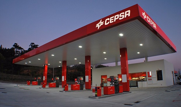 Cepsa ha decidido elevar sus descuentos para clientes particulares y profesionales, a través de sus programas Cepsa GOW y Starressa, hasta los 10 céntimos por litro de carburante hasta el próximo 30 de noviembre, incluido, informó la compañía.