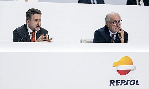 Repsol deja en el aire inversiones por unos 1.500 millones en España por la inestabilidad regulatoria.