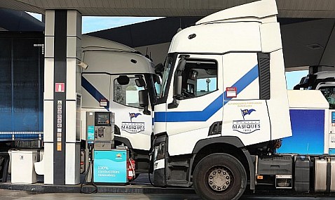 Nestlé España crea un proyecto piloto para usar combustible renovable de Repsol en camiones.