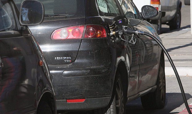 El consumo de los combustibles de automoción alcanzó los 2,331 millones de toneladas en octubre, lo que representa un incremento del 2,4% con respecto al mismo mes del año pasado y del 1,5% sobre el pasado mes de septiembre.