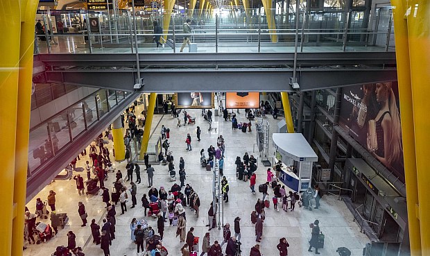 El Colegio Oficial de Ingenieros Aeronáuticos (Coiae) ha elaborado un informe en el que analiza la eficiencia medioambiental de restringir los vuelos domésticos en favor del transporte ferroviario en España.