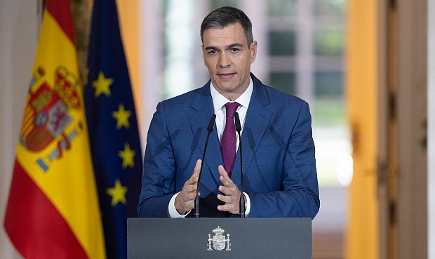 En el caso de los suministros de gas natural, el IVA se situará en el 10% durante los primeros tres meses de 2024 -frente al 5% al que se había reducido-, para recuperar su nivel del 21% una vez pasado el periodo invernal.