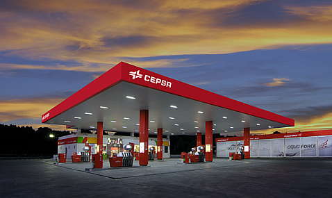 Cepsa notifica a la CNMC la compra de Ballenoil, el "gigante" de las gasolineras "low cost".