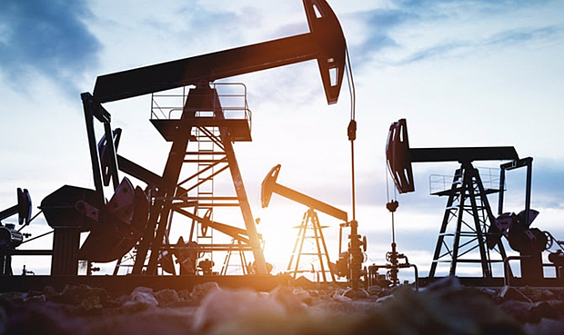 En su boletín mensual de mayo, la agencia con sede en París ha revisado a la baja en algo más de 140.000 barriles diarios su estimación del aumento de la demanda mundial de petróleo para 2024, hasta 1,1 millones de barriles al día (mb/d).