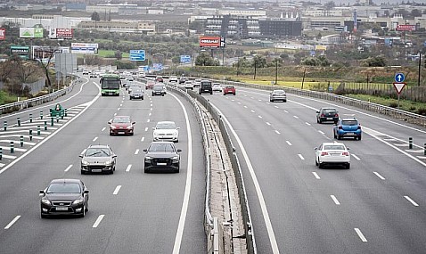Transportes licita por 3 millones un contrato para predecir el tráfico y planificar inversiones en carreteras.