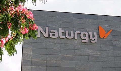 Naturgy se desploma casi un 12% tras dar CriteriaCaixa y Taqa por rotas negociaciones para posible pacto.
