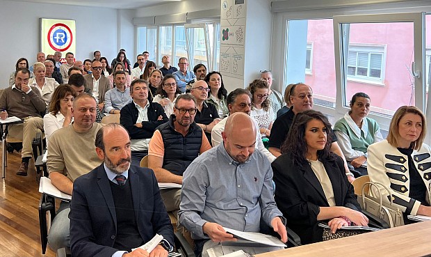 La Asociaci&oacute;n Provincial de Estaciones de Servicio de A Coru&ntilde;a ha celebrado una jornada extraordinaria que ha reunido a una gran cantidad de gasolineros de toda Galicia, agotando el aforo de nuestras instalaciones. 