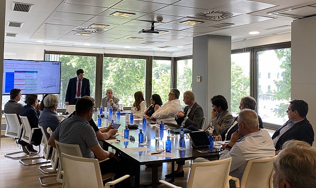 Se reunieron m&aacute;s de treinta profesionales y en donde se analizaron cuestiones importantes de la actualidad en el sector de hidrocarburos desde la perspectiva de los distintos tipos de establecimientos, as&iacute; como aspectos de su fiscalidad.