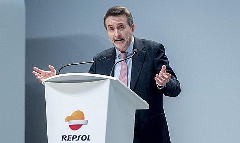 Repsol eleva un 14,5% su beneficio a junio, hasta 1.626 millones, y lanza nuevas recompras de acciones.