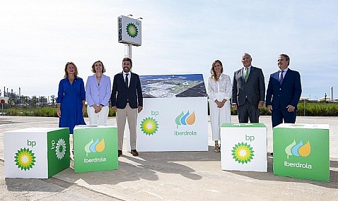 Iberdrola y BP dan luz verde a la mayor planta de hidrógeno verde en España, de 25 MW de potencia.