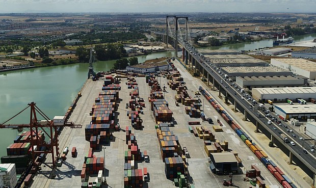 Los graneles líquidos registraron en agosto un alza del 3,7%, hasta 122 millones de toneladas, debido especialmente al buen comportamiento de los productos químicos (+122,4%), y de la gasolina (+24,2%), y en general petróleo y productos derivados.