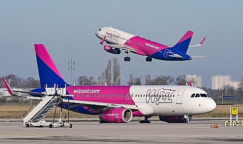 Cepsa suministrará combustible sostenible para aviación (SAF) a Wizz Air para dos rutas en Europa.