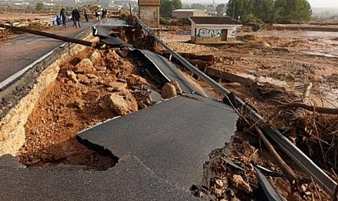 Puente dice que 80 km de carreteras del Estado están afectadas en Valencia y destaca 25 millones para obras.