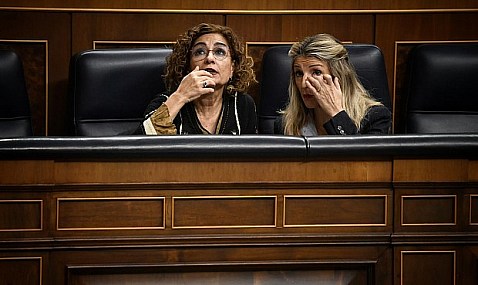 El Congreso tumba la base legal del gravamen temporal energético con apoyo de PP, PNV y Junts.