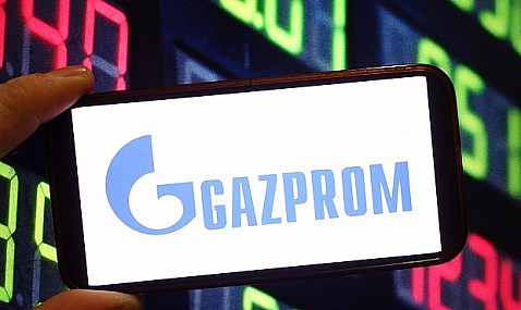 Gazprom detiene los flujos de gas a Europa a través de Ucrania y tensa al mercado energético.