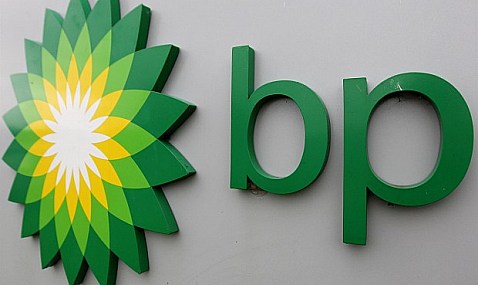 BP señala la menor producción y cargos de hasta casi 2.000 millones en el cuarto trimestre.