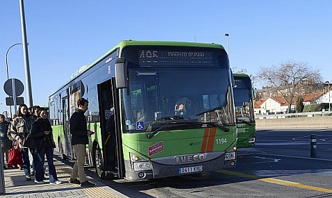 El sector del autobús alerta de la "inseguridad jurídica" tras la derogación del decreto ómnibus.