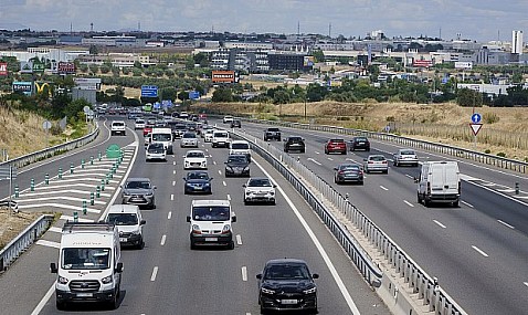 El sector de transporte por carretera en autobús aumenta un 10% en 2024 en España, según Informa.