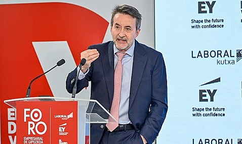 Imaz cree que la prohibición de motores de combustión se revertirá y ve "daño irreparable" en la automoción