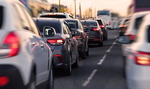La UE da a los fabricantes de coches hasta 2027 para cumplir su objetivo de reducción de CO2