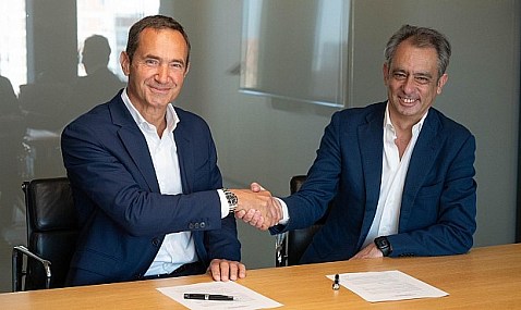 Naturgy y Moeve lanzan una oferta conjunta para movilidad, luz y gas