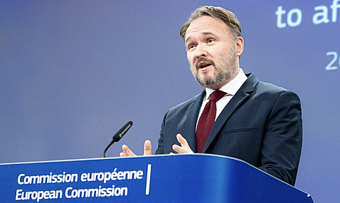 Bruselas defiende la legalidad del veto al gas ruso ante dudas de importadores como Naturgy y Repsol