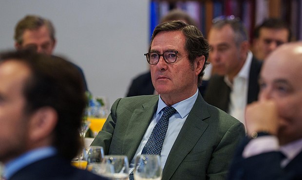Para Garamendi, este conflicto está generando una especie de "montaña rusa" en los datos y una "inseguridad muy grande" en la economía, que también se refleja en la dinámica de las empresas.