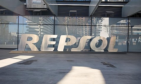 Repsol vende su participación del 24% en el bloque Corridor en Indonesia por 364 millones de euros