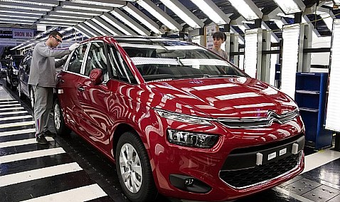 OCU asegura que el precio de los seguros de coche se ha encarecido un 10% en los últimos 12 meses