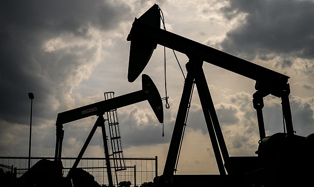 La oferta de crudo seguirá aumentando, a pesar de un mercado "aparentemente sobreabastecido", según señala la Agencia Internacional de la Energía (AIE) en su boletín mensual de julio.