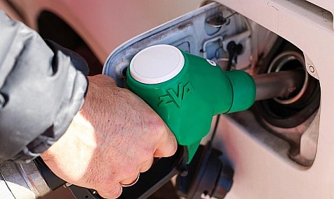 El número de gasolineras en España bate un nuevo récord, con 12.631 en 2024 frente a las 12.346 con que despidió 2023