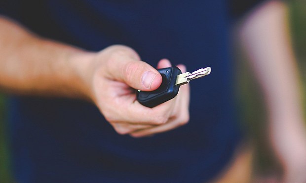 Por tipos de propulsión, en julio de 2025 se matricularon en renting 70.463 vehículos diesel, lo que representó el 33% del total adquirido en renting. Los vehículos a gasolina registrados en renting fueron 127.720, el 59,7% del total.