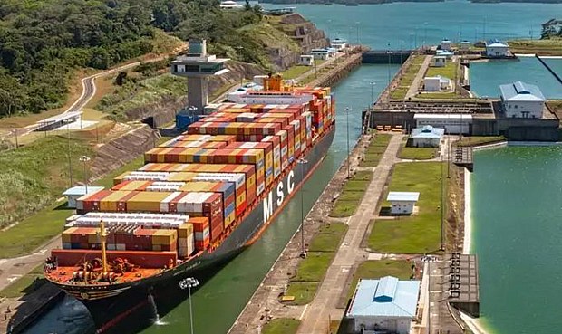 El Canal prevé que se registren entre 1.100 y 1.200 tránsitos menos que este año, cuando se anticipa que unos 13.900 buques circularán por esta ruta transportando 520 millones de toneladas de carga.