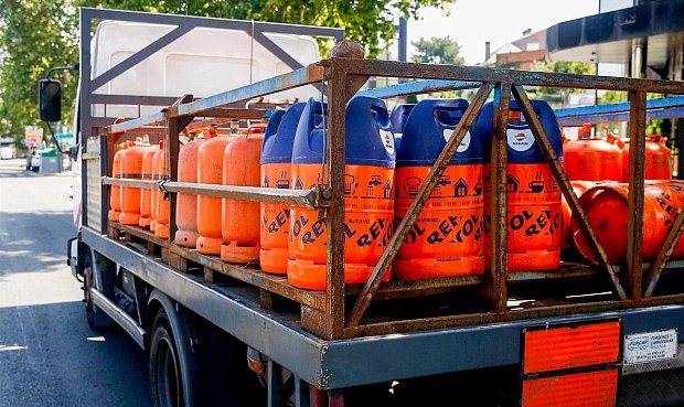 El precio máximo de venta al público de la bombona de butano bajará un 5% a partir de este martes, hasta los 16,27 euros, sumando su segundo descenso consecutivo