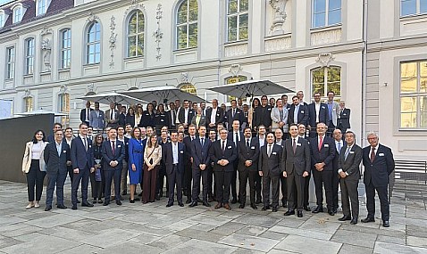 La Alianza H2med incorpora 40 miembros, entre ellos Moeve y Repsol, para impulsar el corredor de hidrógeno