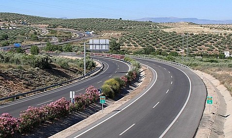 El Consejo de Ministros da luz verde a un Real Decreto por el que se aprueba el Reglamento General de Carreteras, mediante el que se desarrolla el contenido de la Ley de Carreteras vigente