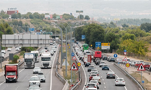 El sindicato reclama "flexibilidad tecnológica" y "un proceso de transición justo que no deje a nadie atrás", ya que con la normativa actual, la Unión Europea prohibirá a partir de 2035 la venta de coches nuevos con motor de combustión (gasolina, diésel e híbridos).