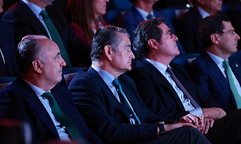 Garamendi (CEOE) reprocha al Gobierno que tome medidas "sin valorar" los costes empresariales