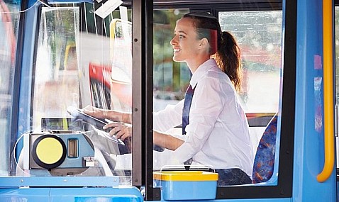 El Ministerio de Transportes concede 3,8 millones de euros en ayudas para la formación de transportistas